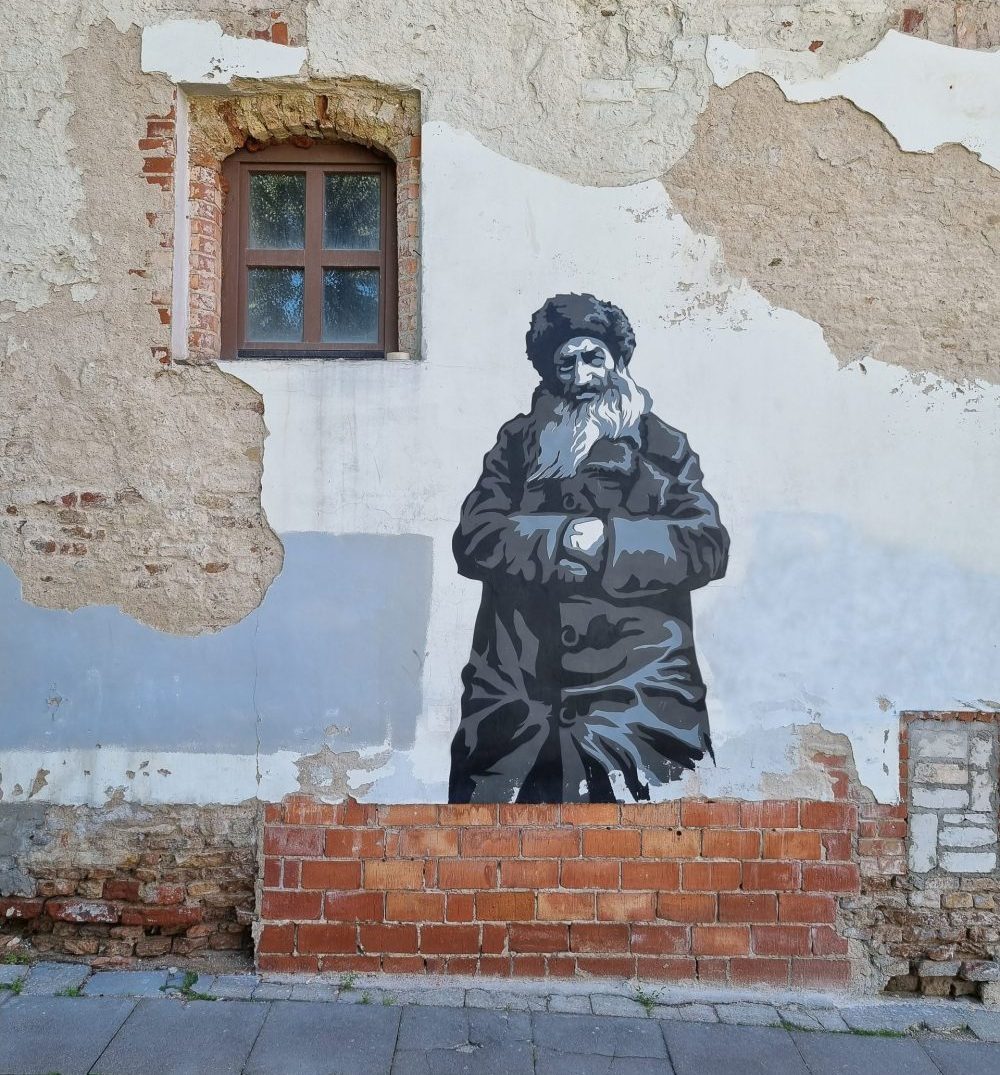 Muurschildering van 
Lina Šlipavičiūtė-Černiauskienė in 
de Joodse wijk van 
Vilnius 
Foto: Esther Voet