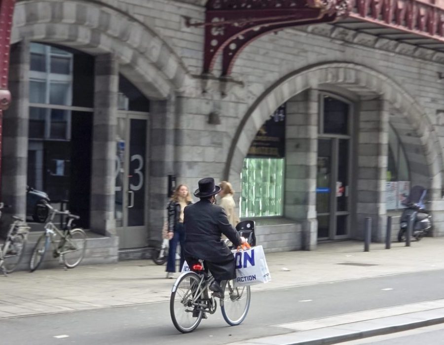 Wie het Centraal Station van Antwerpen uitloopt, staat meteen in de Diamantwijk   Bart Schut