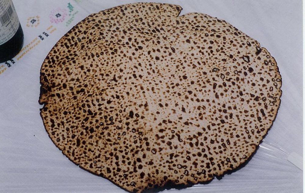 800px-Shmura_Matzo