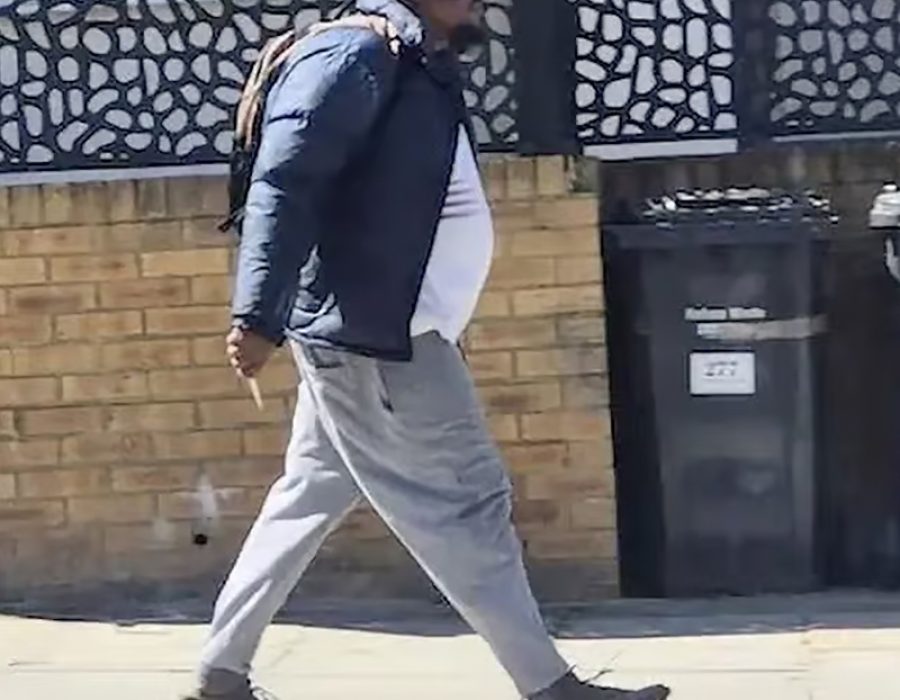 Essa Suleiman vlak voordat hij twee Londense Joden neerstak (screenshot van X)