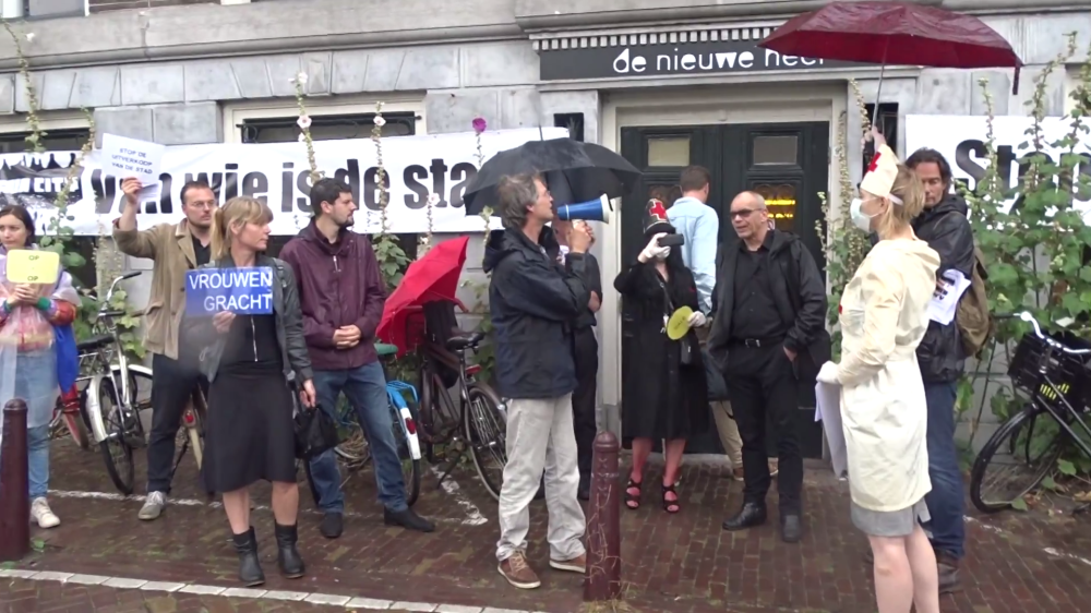 Actie-voor-het-gebouw.-Beeld-YouTube