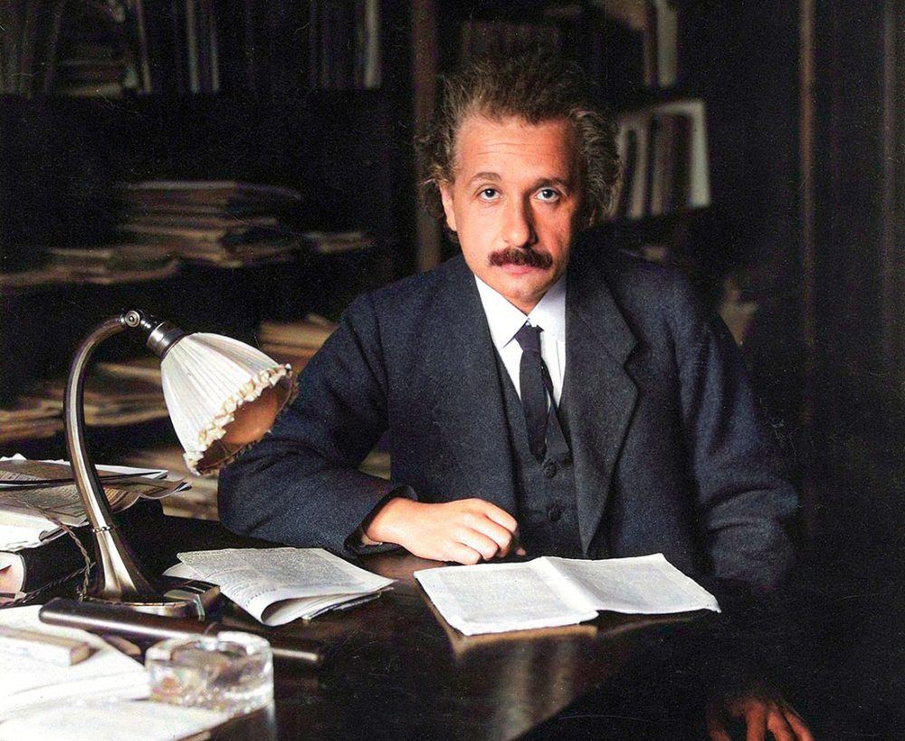 Albert_Einstein_1920