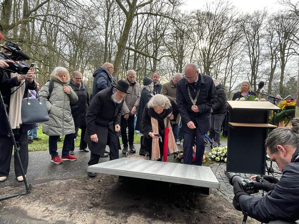 Herdenking Het Apeldoornsche Bosch, foto: Bert Huizing