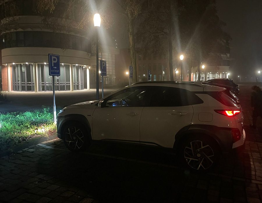Auto-voor-Stadhuis-Kampen