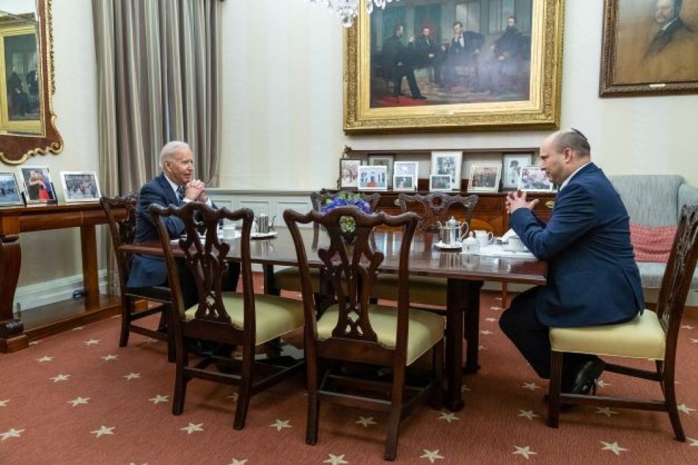 Biden-en-Bennett-tijdens-hun-ontmoeting-in-het-Witte-Huis-foto-US-Government
