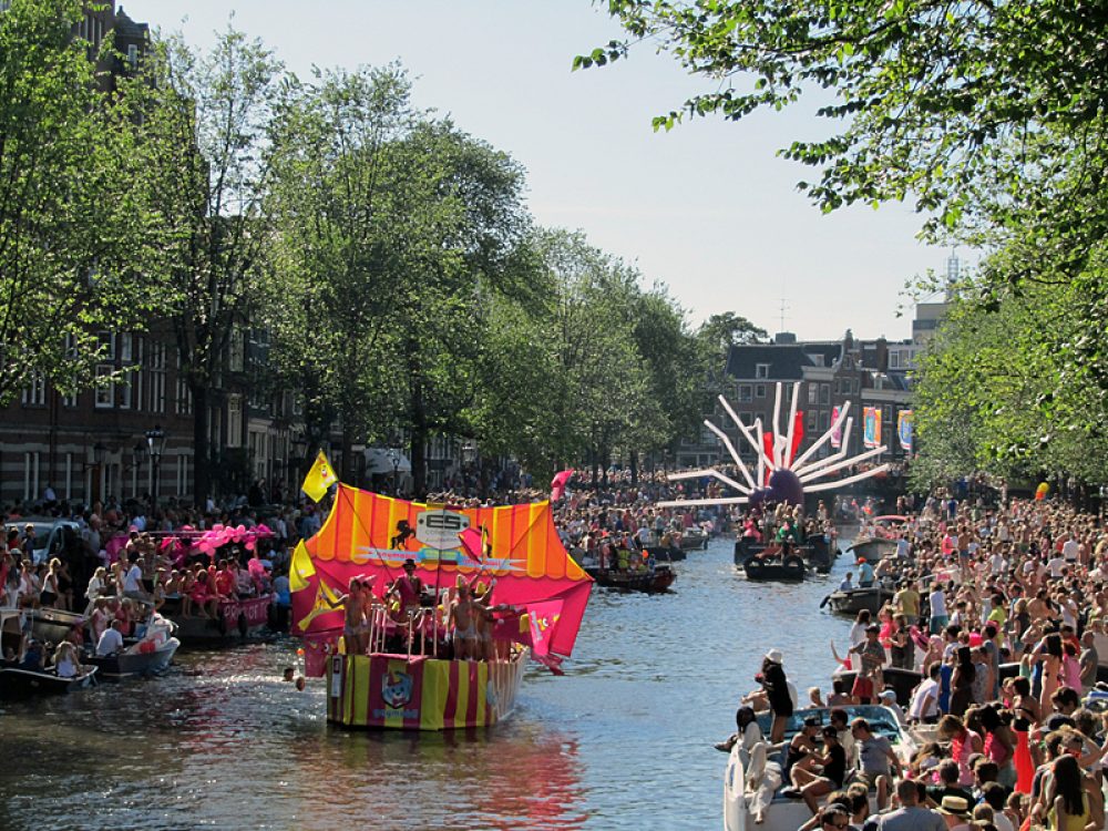 Canalparade2013_Wikipedia