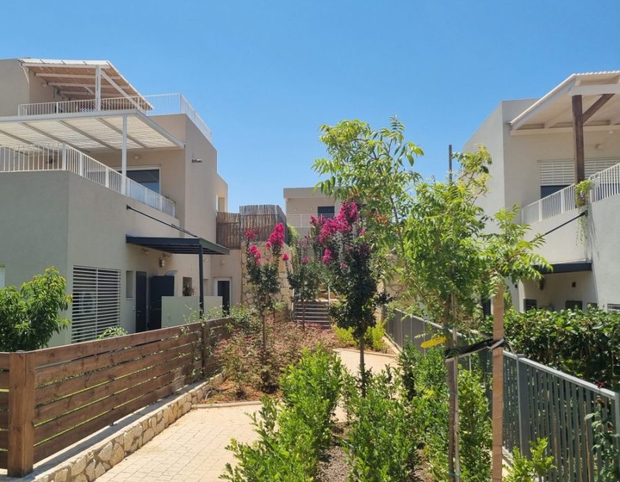 Nieuwe villa’s in 
kibboets Maäbarot
Foto: Bart Schut