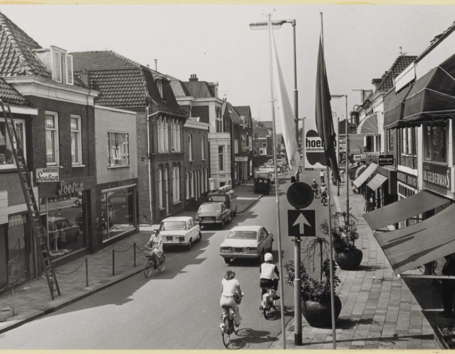 De Baanstraat met links Modehuis Soesan, 1969 
FOTO: NoordHollands Archief