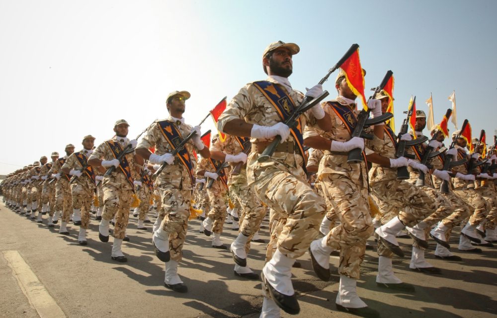 Eenheden-van-de-Iraanse-Revolutionaire-Garde-tijdens-een-parade-in-Teheran