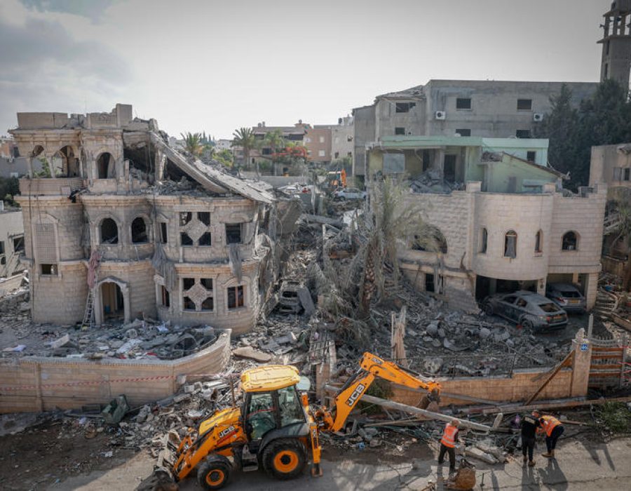 Niet Gaza maar Tamra. Vier Arabische Israëli's werden gedood door een Iraanse raket in deze stad in het noordwesten van Israël. Mogen deze slachtoffers rekenen op hetzelfde medeleven van westerse activisten, journalisten en politici als hun lotgenoten in Gaza? - Foto: David Cohen/Flash90