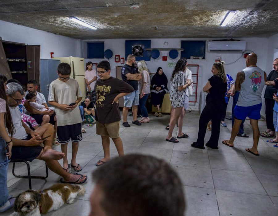 De Israëli's zijn terug in hun schuilkelders - Foto: Sharon Leibel/Flash90
