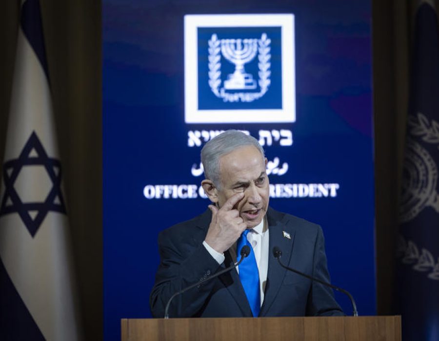 Premier Benjamin Netanyahu bij de herdenking van Operatie Entebbe,  de bevrijding van gijzelaars in Oeganda, deze week vijftig jaar geleden - Foto: Chaim Goldberg/Flash90
