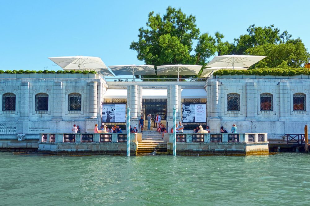De gevel van Guggenheims palazzo in Venetië   Dreamstime