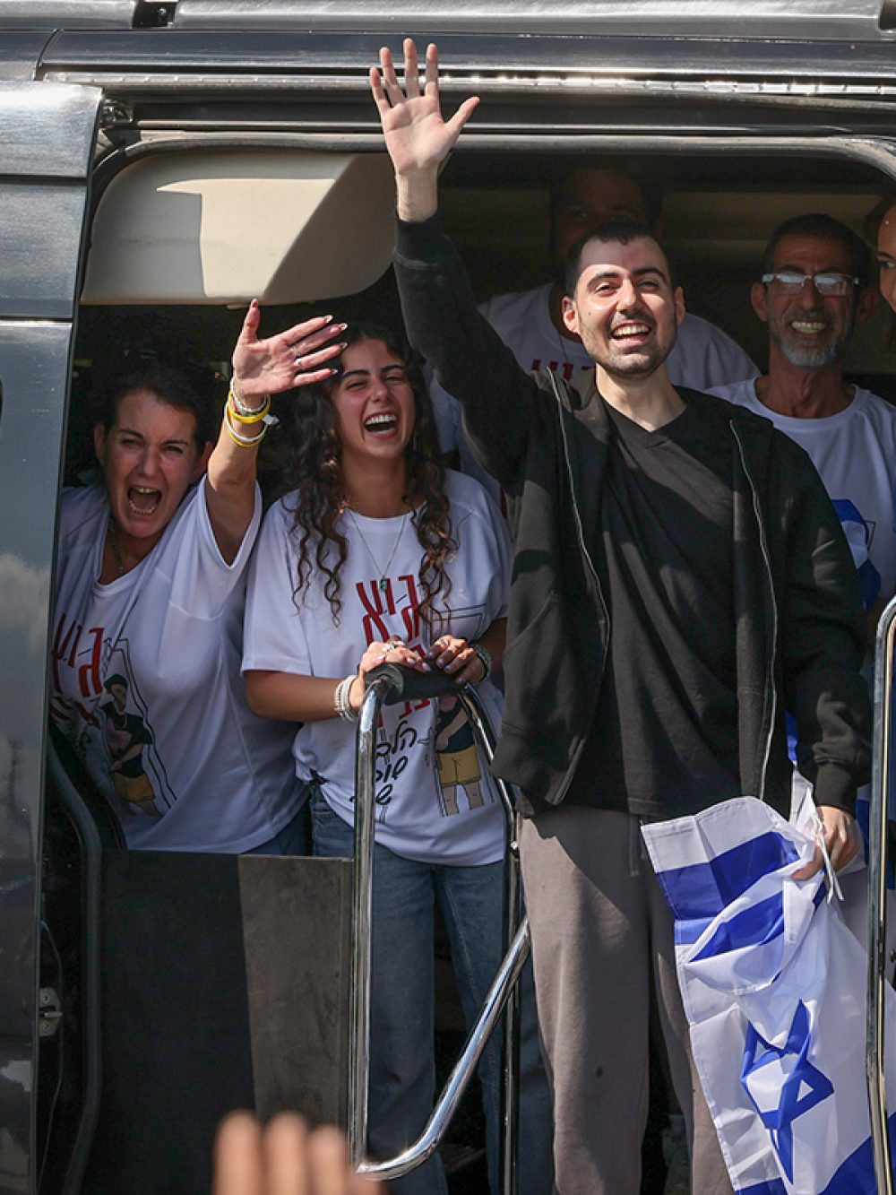 Gijzelaar Guy Gilboa-Dalal direct na zijn vrijlating op 13 oktober 2025. Foto: Yossi Aloni/Flash90