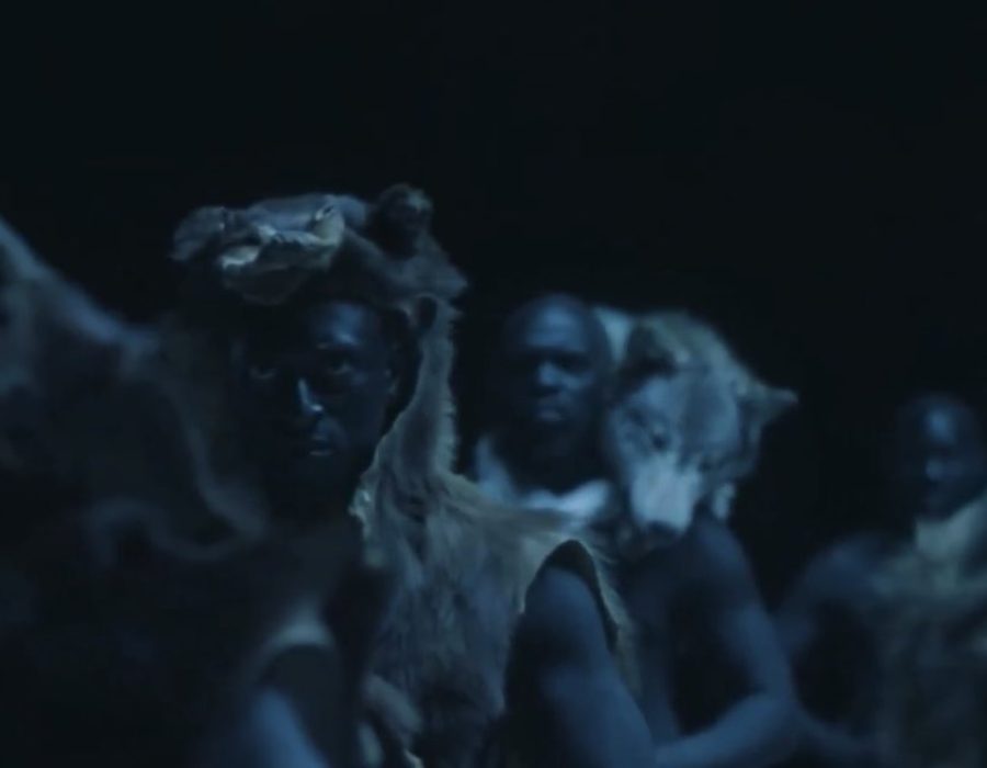 Beeld uit Kanye Wests nieuwe video - Screenshot X