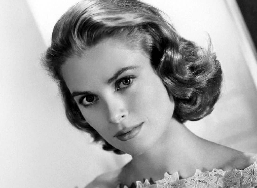 Grace_Kelly_MGM_photo-e1642678805643