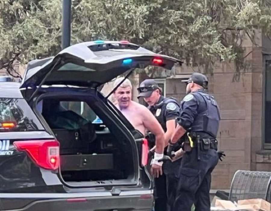 De politie van Boulder arresteert de verdachte van de aanslag - X