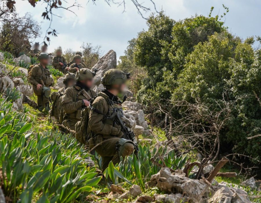 Soldaten van de 810. Bergbrigade van de IDF jagen op Hezbollahterroristen in het zuiden van Libanon - Foto: IDF