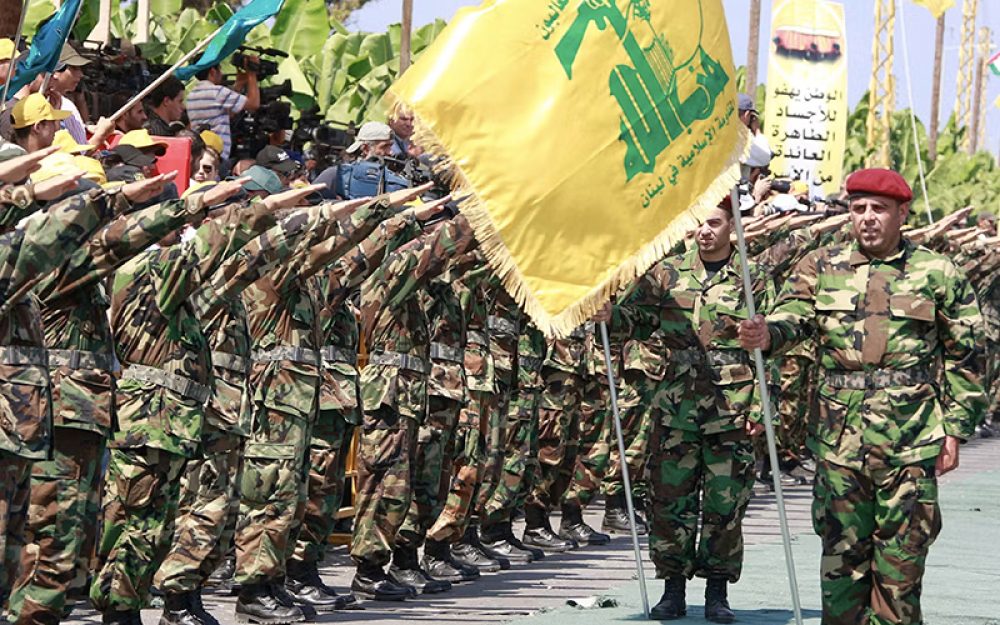 De hoogtijdagen van Hezbollah: een militaire parade van de terreurbeweging in 2008 in Beiroet. Foto: Heute
