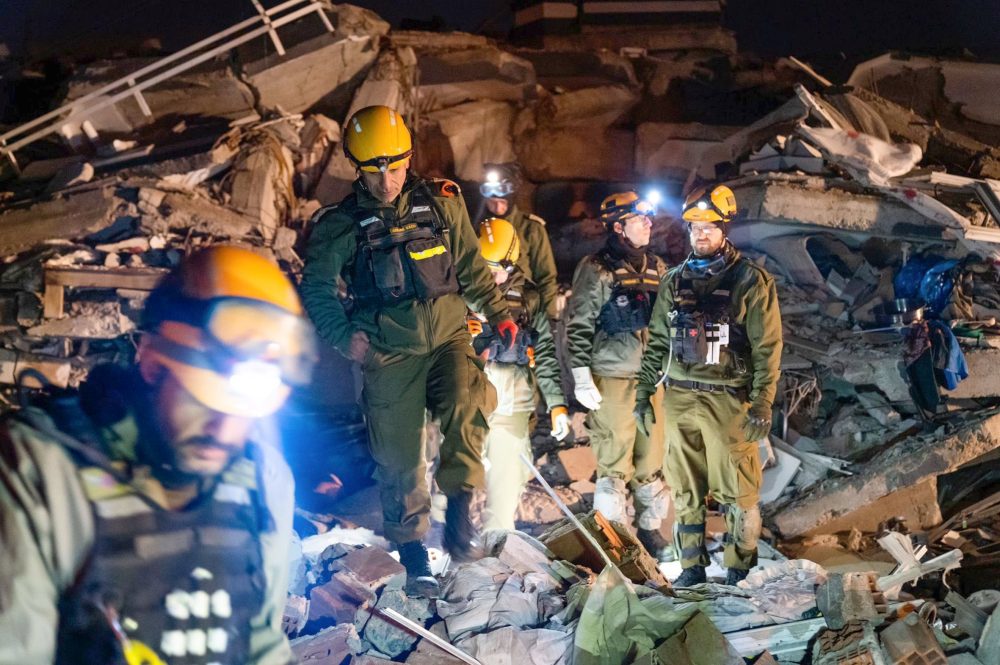 IDF-reddingswerkers-aan-de-slag-in-Turkije-credit-@Israel