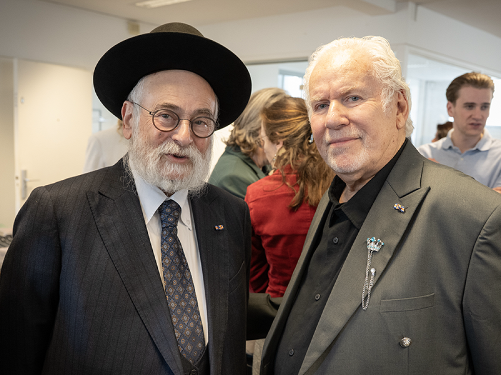 Rechts Willy Lindwer. Foto: Chris van Houts