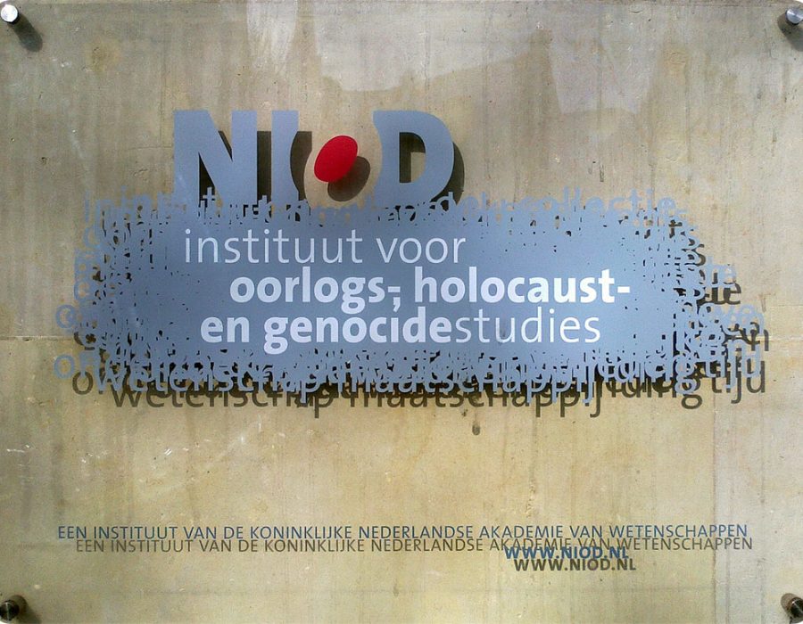 NIOD-bordje