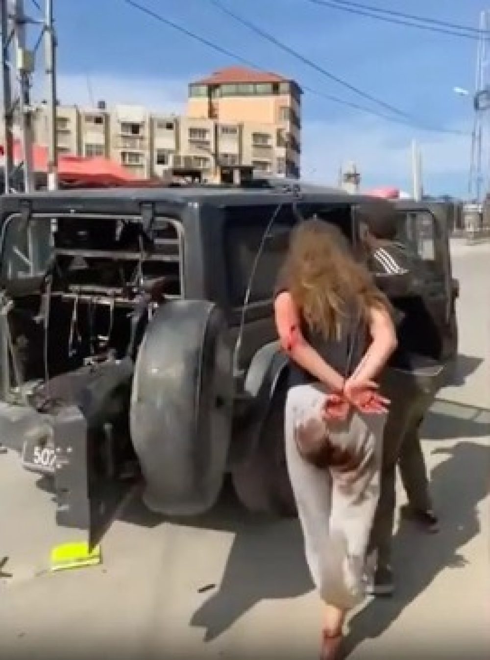 De 19-jarige Naama Levy werd ongewild het symbool van het barbaarse geweld van de Palestijnen tegen de gijzelaars in Gaza - Foto: X