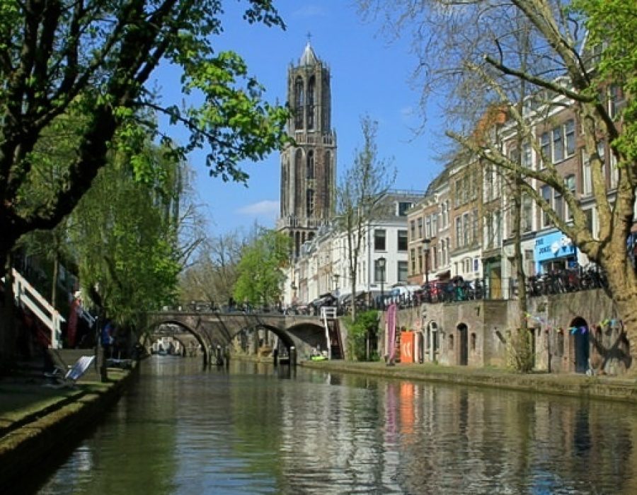 Oudegracht_in_Utrecht.