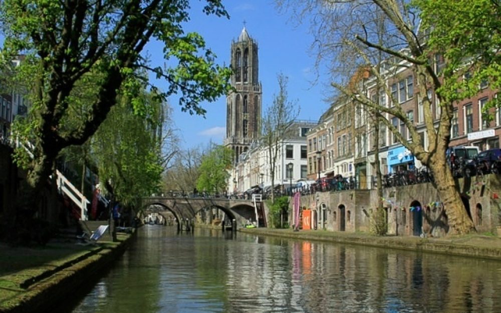 Oudegracht_in_Utrecht.