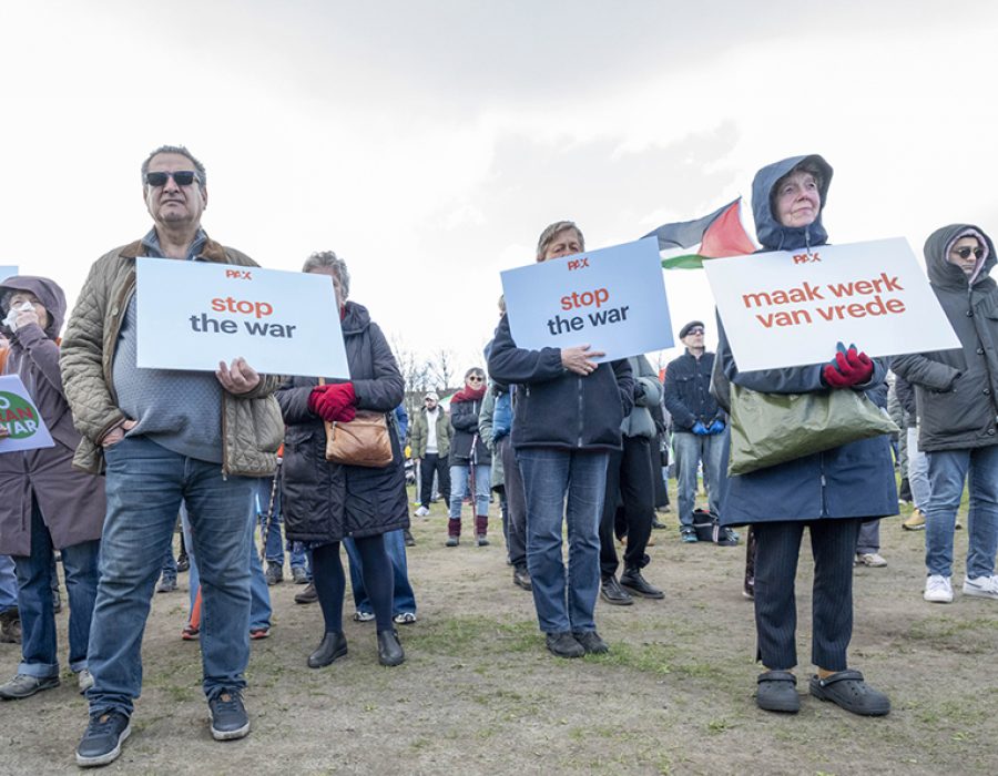 Een demonstratie van Pax in Den Haag, maart 2026. Foto: Bernard Blasband