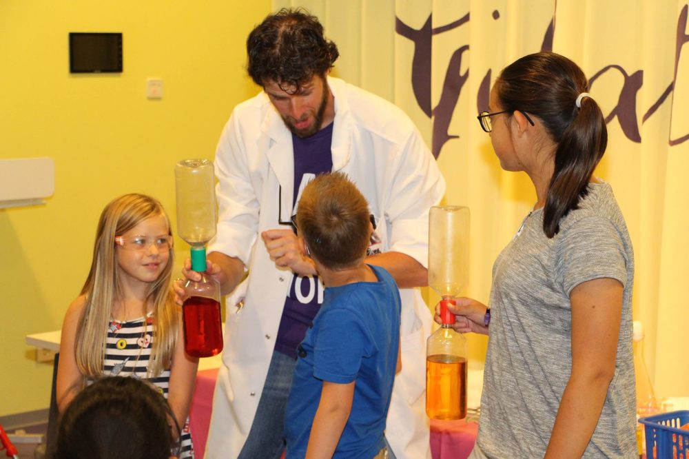 Professor-Panic-bij-de-kinderen-in-het-AMC-2