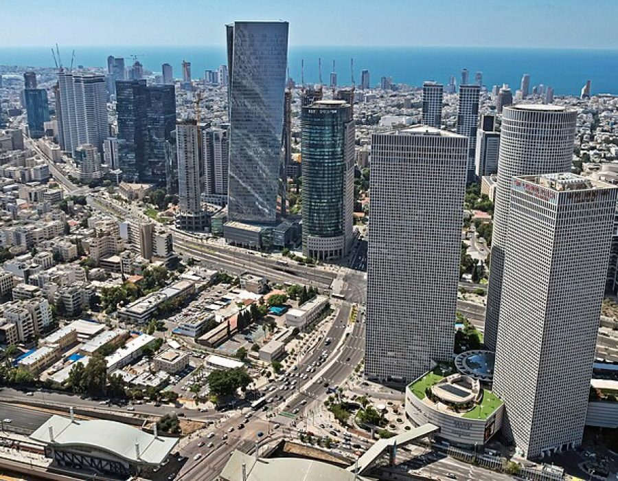 De skyline van Tel Aviv, motor van de Israëlische economie - Foto: Wikimedia Commons