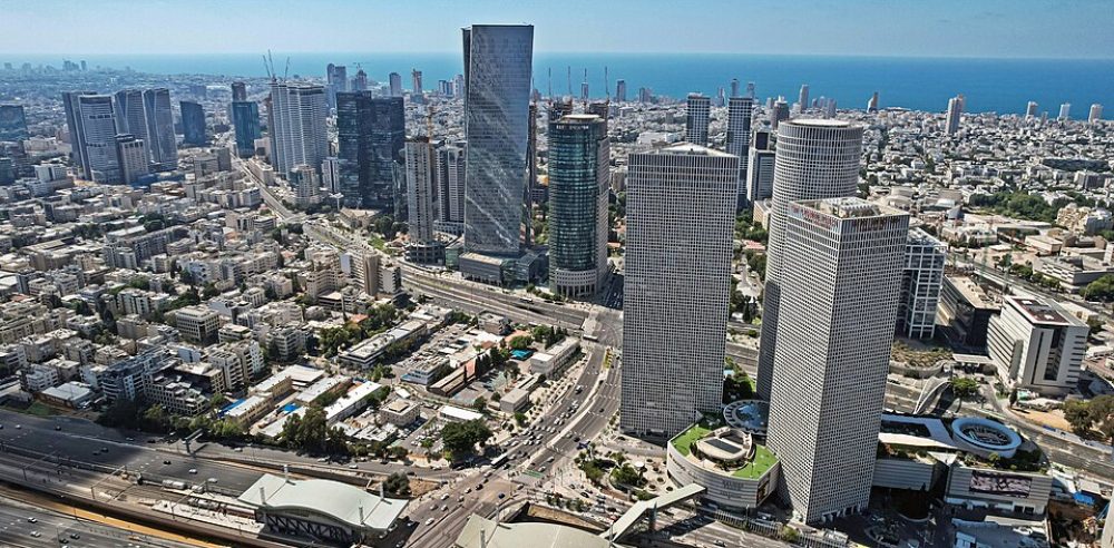 De skyline van Tel Aviv, motor van de Israëlische economie - Foto: Wikimedia Commons