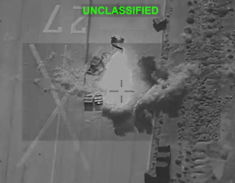 U.S. Central Command gaf vandaag beelden vrij van de luchtaanvallen op militiare doelen in Iran vannacht - Screenshot U.S. Centcom