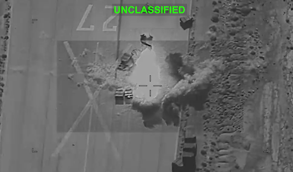 U.S. Central Command gaf vandaag beelden vrij van de luchtaanvallen op militiare doelen in Iran vannacht - Screenshot U.S. Centcom