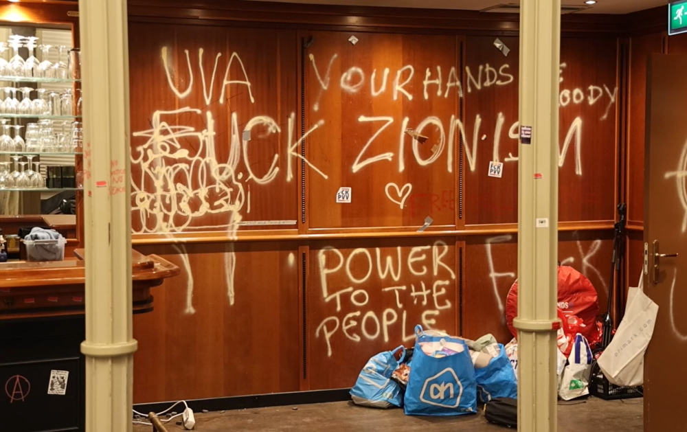 'Pro-Palestijnse' demonstranten lieten vorig jaar mei een ravage achter in UvA-gebouwen