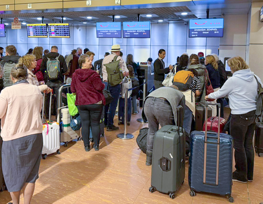 Het vliegveld van Sarm el Sheikh. Foto: Michel Theeboom