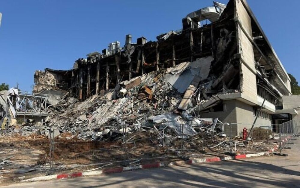 Het door een Iraanse raket verwoeste Weizmann-instituut in Rehovot