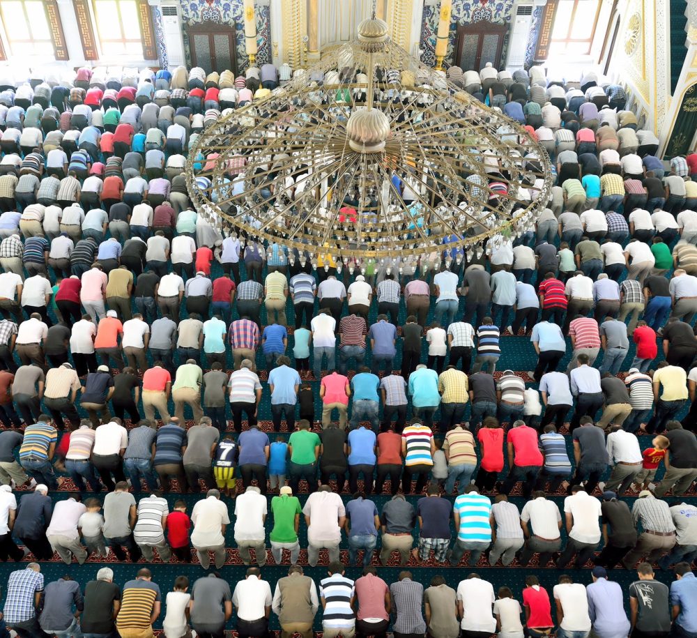http://www.dreamstime.com/stock-image-muslims-mosque-prayer-was-pure-to-pray-waiting-image33384711