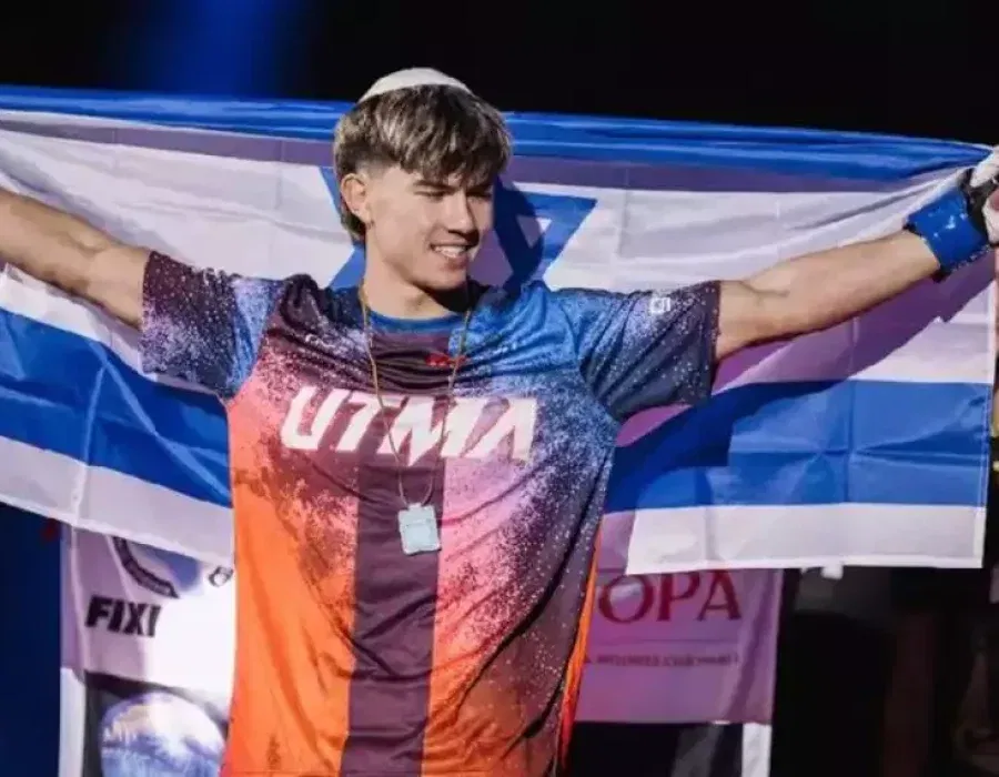 Ahavat Hashem Gordon na zijn overwinning - Screenshot YouTube