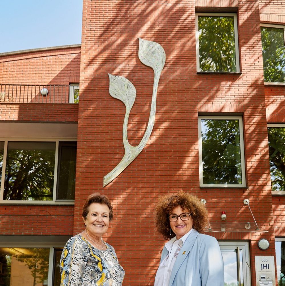 Scheidend directrice Sasja Martel (i) draagt in 2024 het stokje over aan Nadia Schoenzwytt. Foto: Dirk P.H. Spits