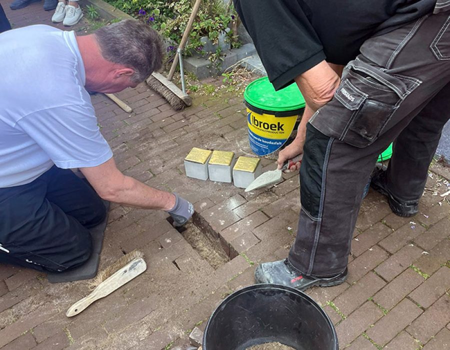stolpersteinen-familie-hond